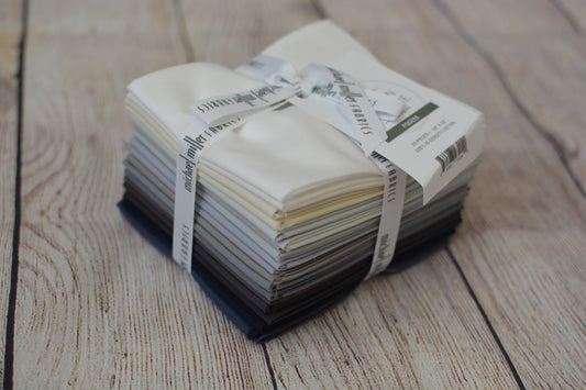 Cotton Couture Dove Fat Quarter Bundle FQ0233