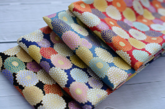 Colorful Chrysanthemum with Metallic Gold Fat Quarter Set Japanese Fabric