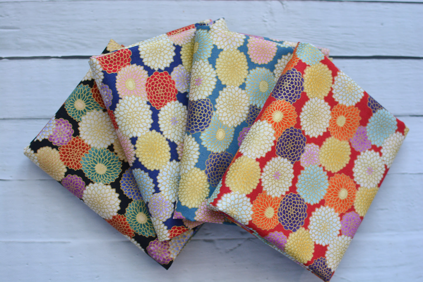 Colorful Chrysanthemum with Metallic Gold Fat Quarter Set Japanese Fabric