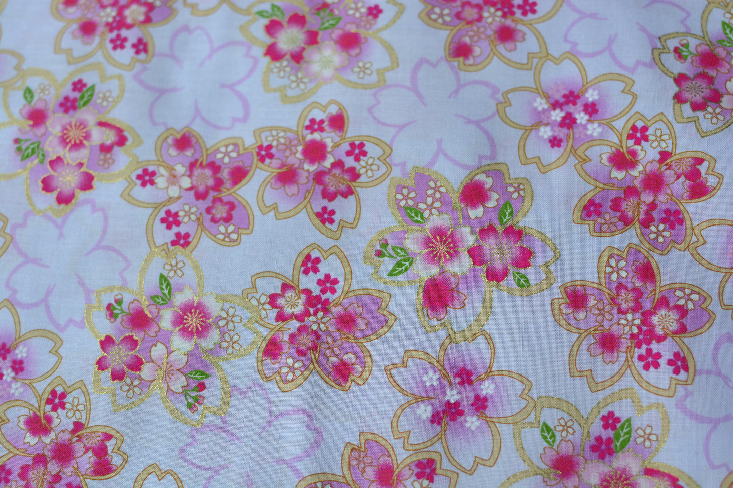 Sakura Light Lavender Metallic Gold