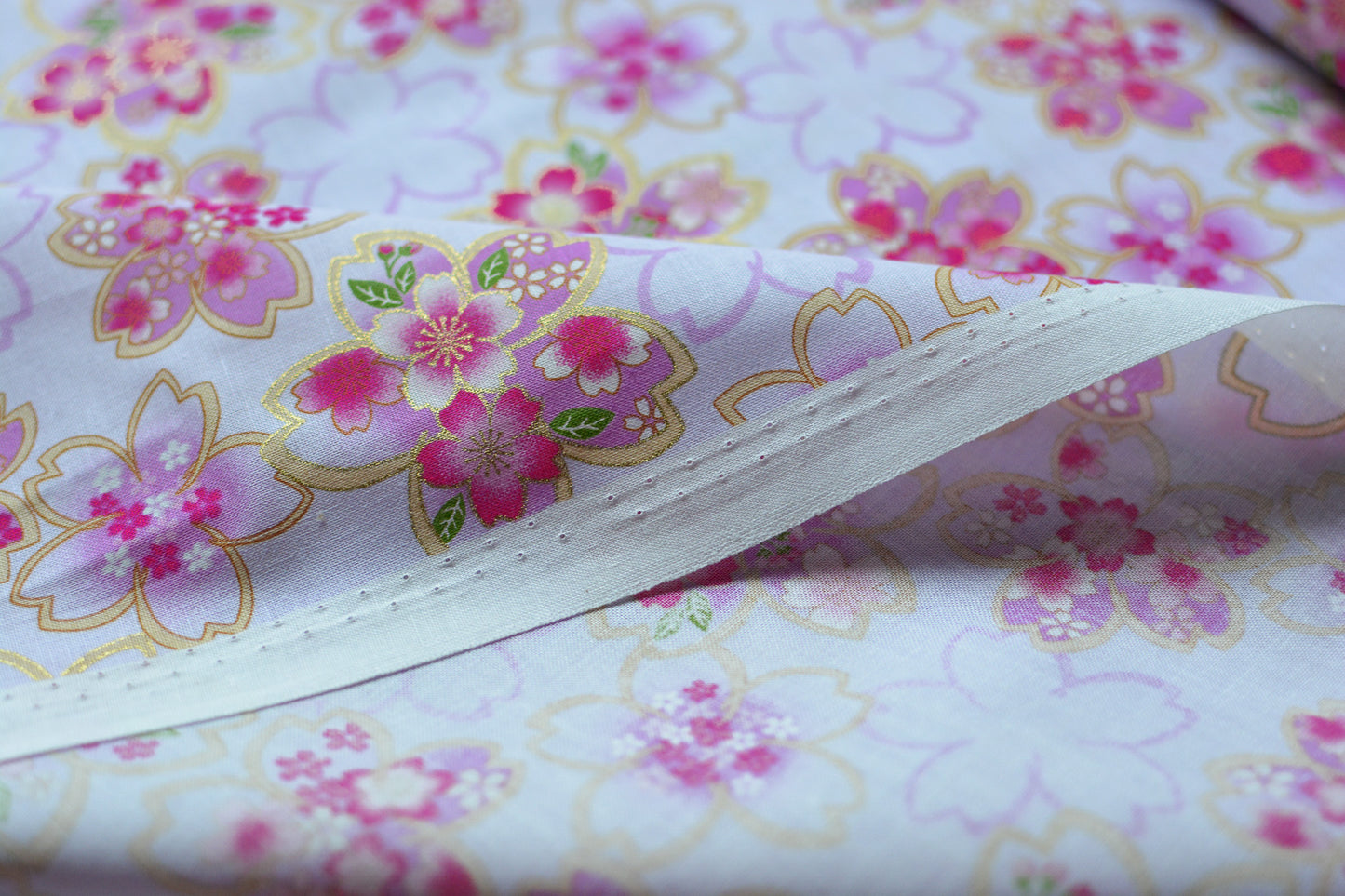 Sakura Light Lavender Metallic Gold