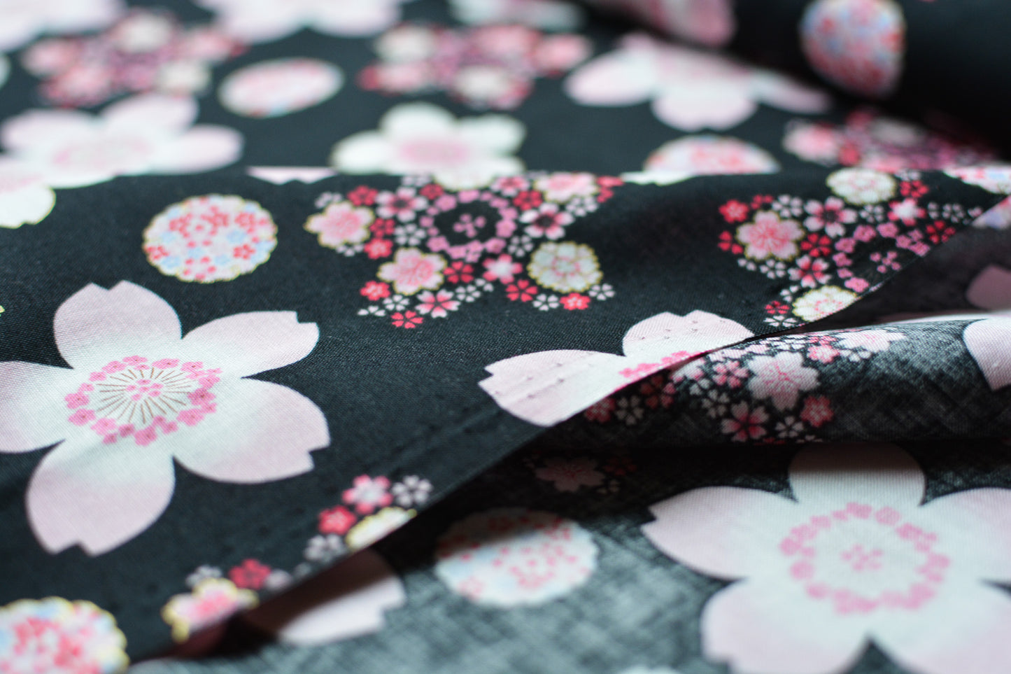 Sakura Black Metallic Gold