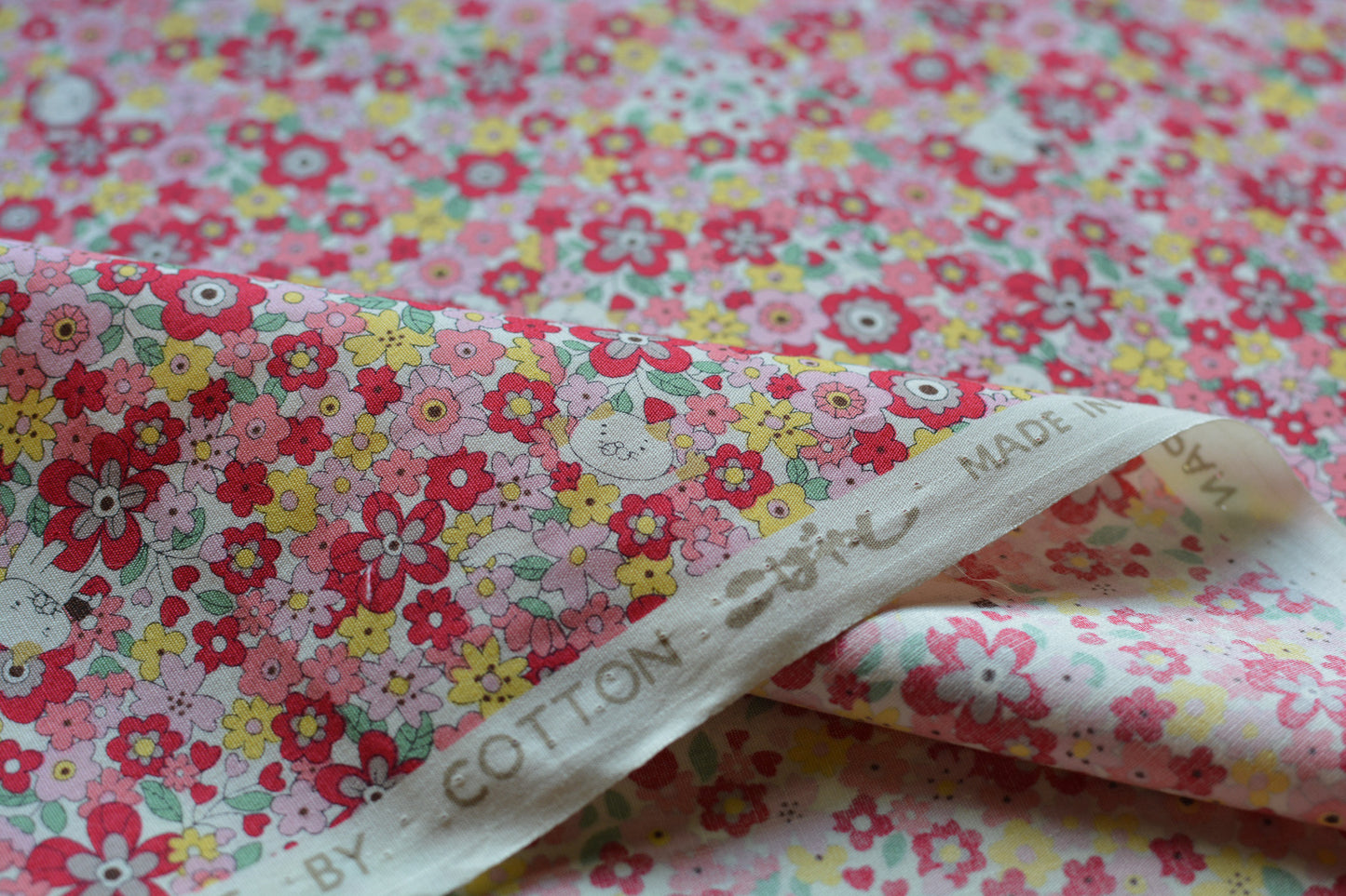 Cotton Kobayashi Cats and Flowers Red