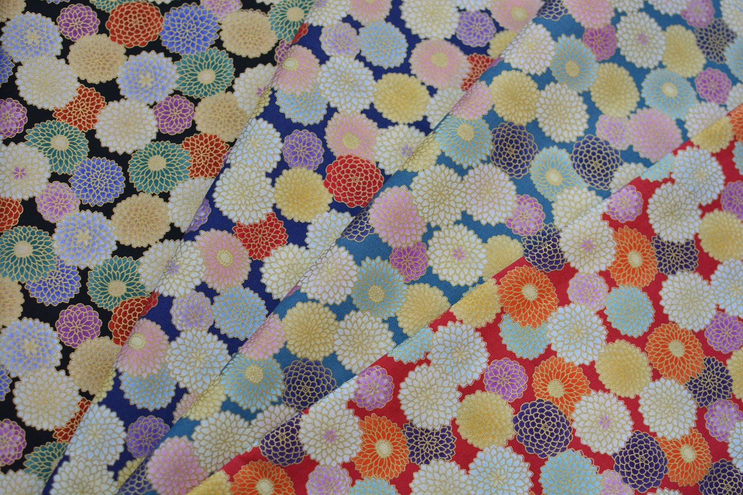 Colorful Chrysanthemum with Metallic Gold Fat Quarter Set Japanese Fabric